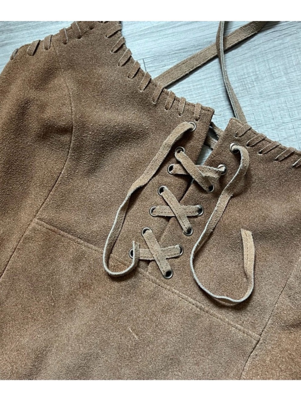 VINTAGE SUEDE CROSS CROP LACE UP TANK TOP CROSSBACK TIE BACK SIZE MEDIUM - Picture 2 of 7